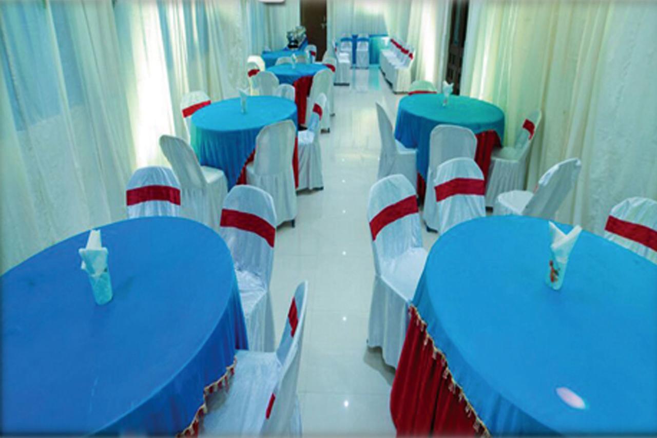Hotel Surya Rājahmundry Esterno foto